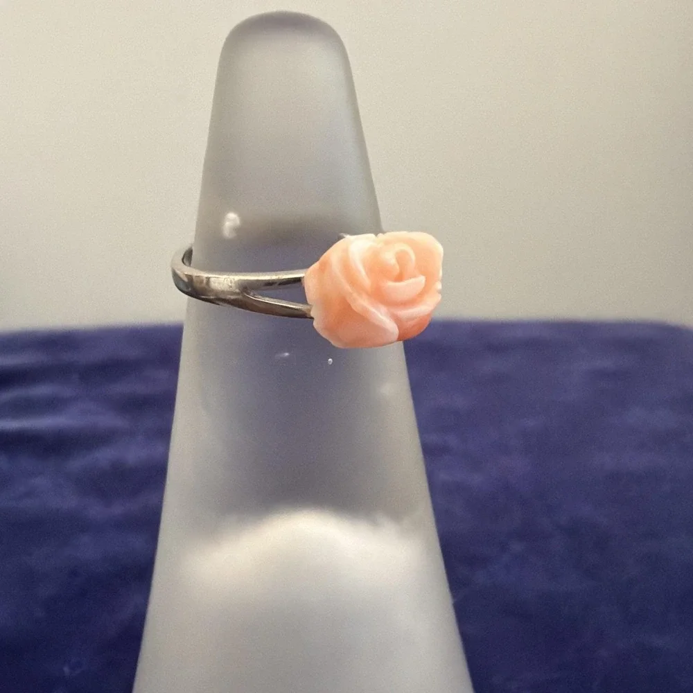 NIB Carved Pink Coral Multi Flower Rosette & White Topaz Ring Size 7.5